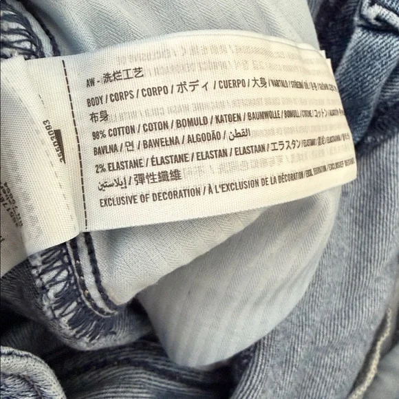 Hollister Ultra High Rise Dad Jeans in Medium Blue Denim Size 3/26 - Picture 4 of 4